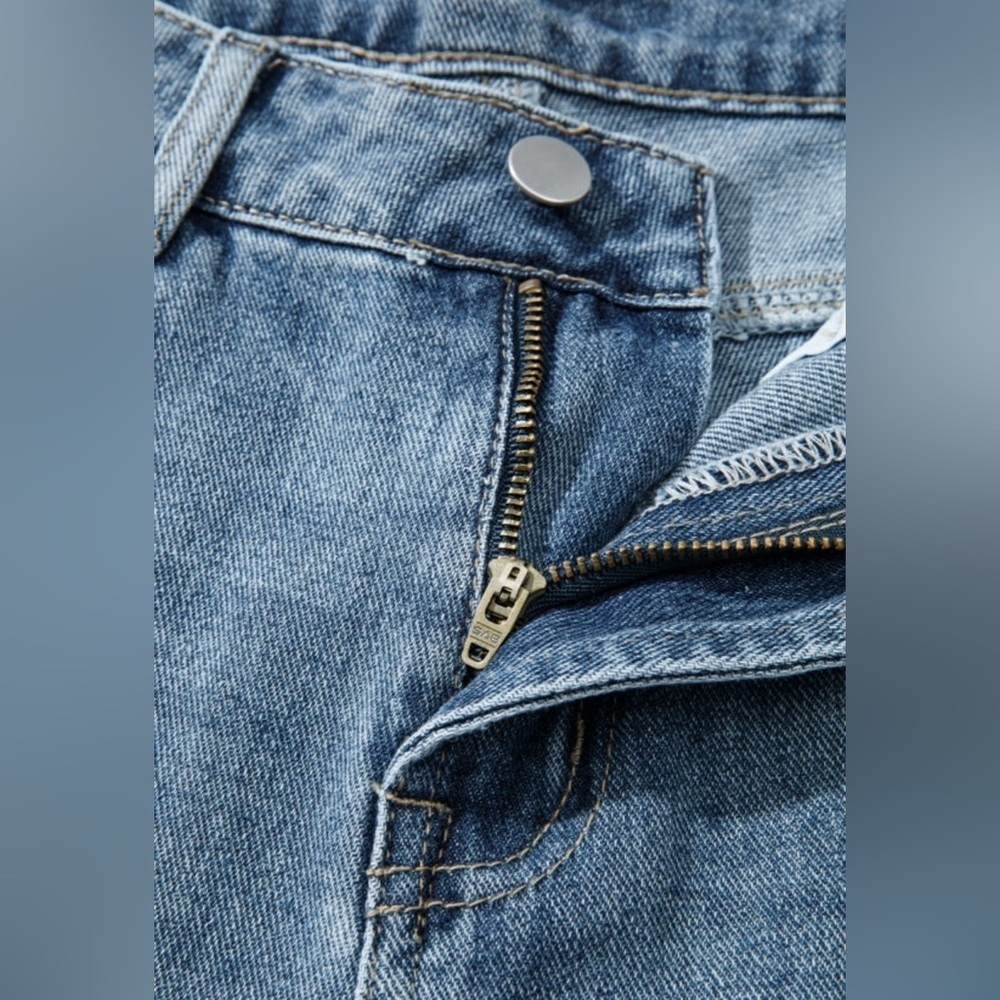 Women's Cropped Wide-Leg Jeans with Eyelet Hem - Picture 8 of 9